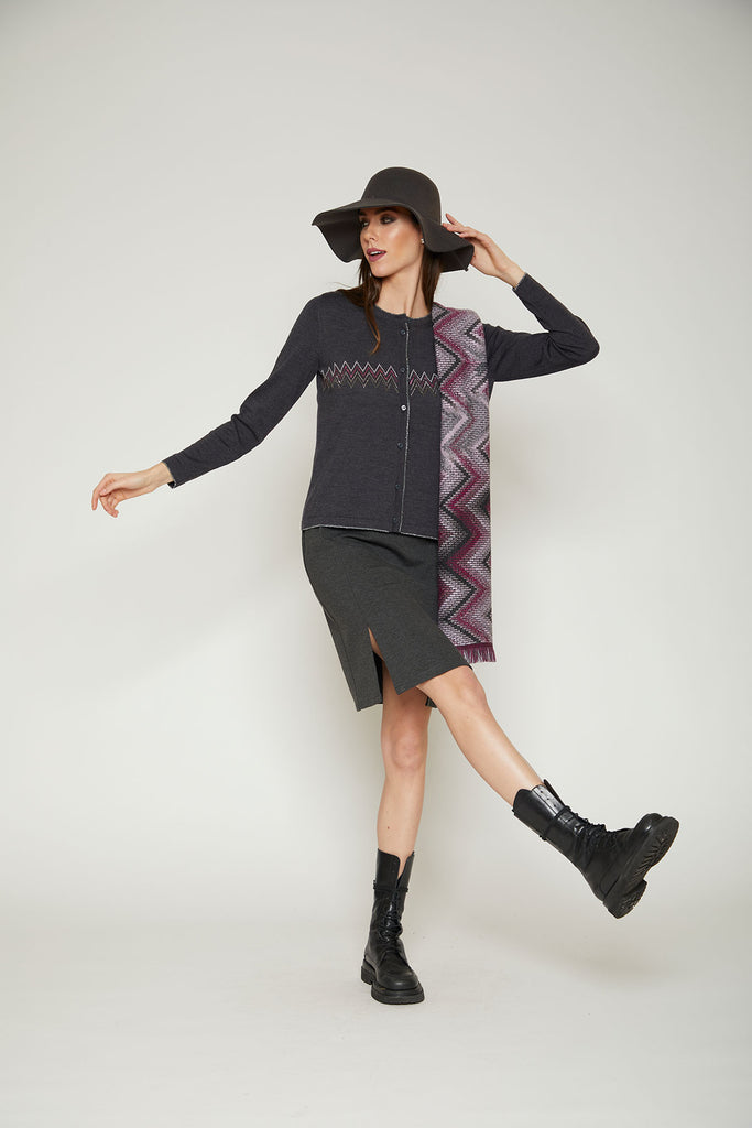 Coreana in pura lana con  zigzag di strass e profilo lurex