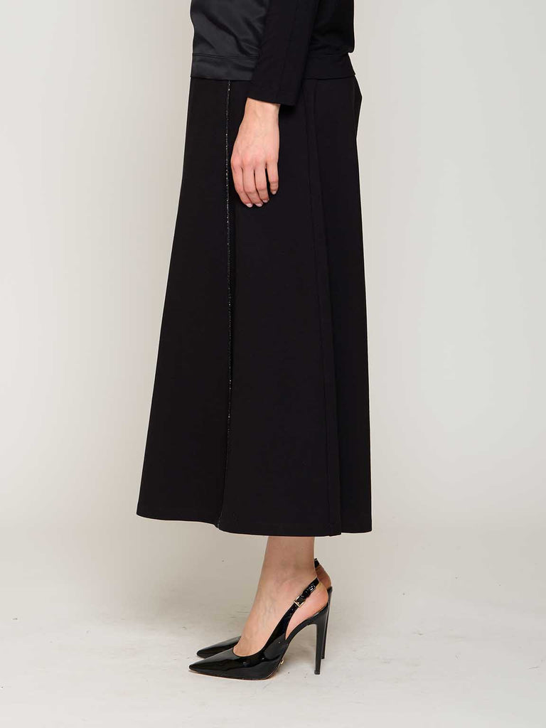 Gonna lunga in punto Milano con profilo lurex