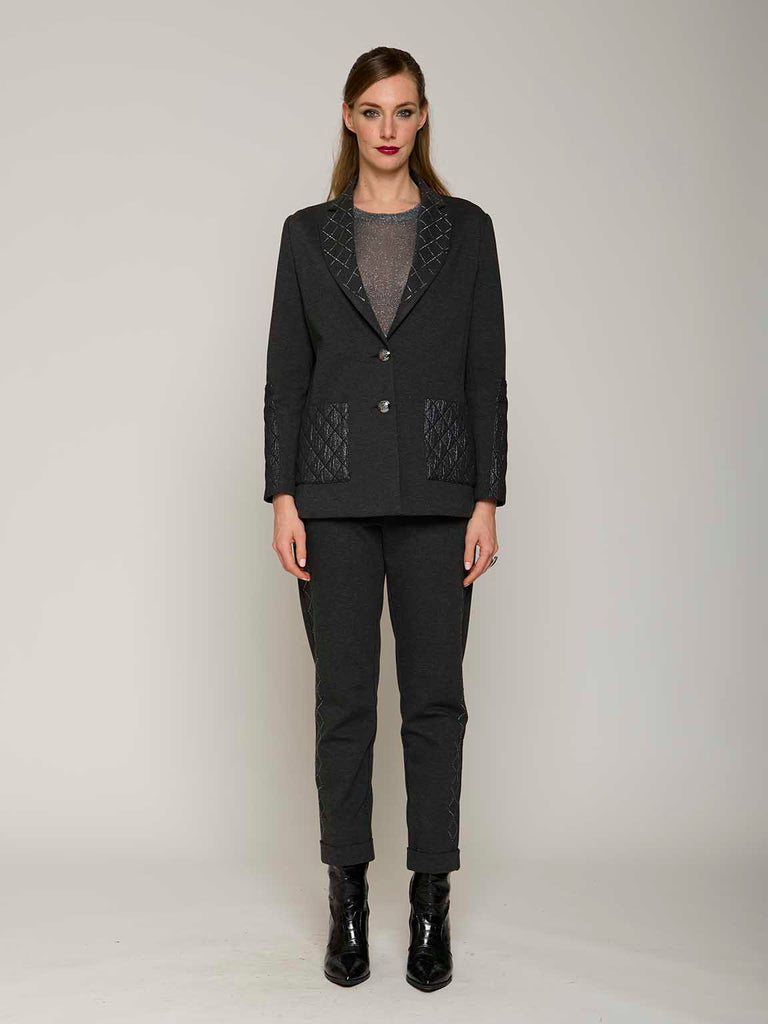 Giacca matelassé con ricami sui revers